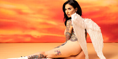 Joanna Angel shows off her luscious body
