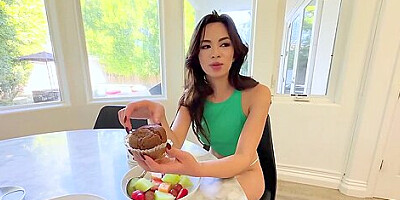 A Day With Scarlett Alexis &amp,amp, Milf