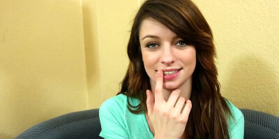 Beautiful Naveen Ora on her knees to suck a big dick