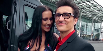 Depraved brunette babe agrees to have sex on the camera