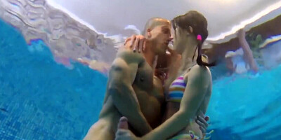 Juicy girl Denise Sky and Matt Bird are having sex underwater