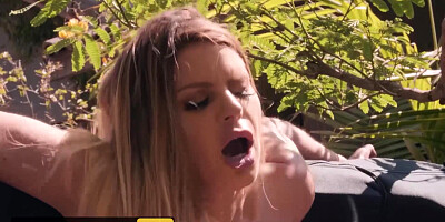 Brazzers - Chesty Humid Brooklyn Pursue gives Stellar Carwash