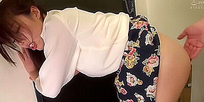 [huntb-391] No Need To Apologize, Just Lift Up Your Skirt And Show Us Your Panty! A Woman Who Suspects Me Even Though Im Innocent Stares At Me And Humiliates Me By Showing Me Her Underpants! Naturally, I Got A Full Erection! Scene 5 - Teaser Video