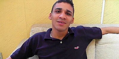 Atriz pornô gostosa fodeu sem camisinha com fã e pediu gozada dentro ...