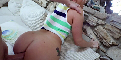 Phat backside bombshell gets it