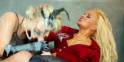 Bukkake gloryhole with trio of euros getting slimed