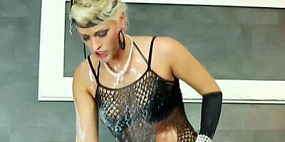 Bukkake gloryhole with trio of euros getting slimed