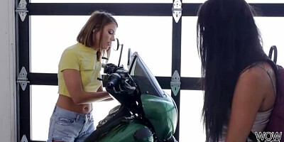 Adriana Chechik and Sofi Ryan are licking each other up, in the middle of the day