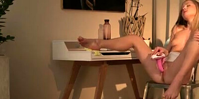Exquisite babe sicilia is toying with her milk cans era