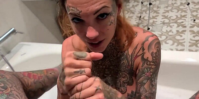 ALTEROTIC - Inexperienced tat model Lucy ZZZ screwed in the tub
