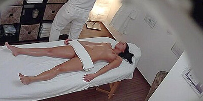 18 Yo Fucks The Masseuse 4