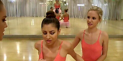 Ballerina teens 18+ enjoy licking pussies in group lesbian sex
