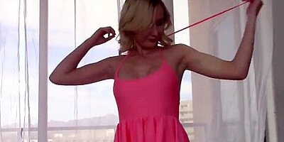 Blonde cutie Peyton Coast rides dick on casting