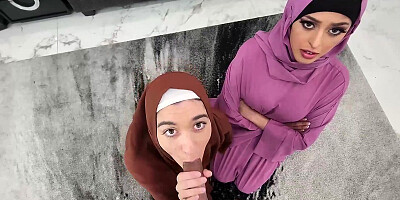 2 Arab Hijab Girls Fucked - NOOKIES
