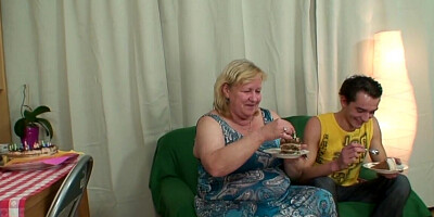 Limp dick of a skinny lad is sucked by a blonde GILF