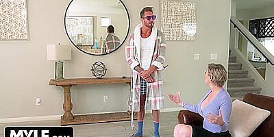 House Inspector Gets Hard Pounding And Anal Creampie With Dee Williams