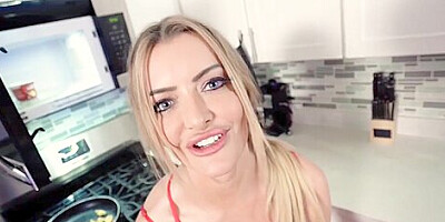 My Horny Stepmom Milf Kitchen Blowjob - Linzee Ryder
