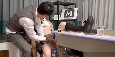 Sex Therapy for Horny student 18+ MMZ-059 / 优等生的生理辅导 - ModelMediaAsia