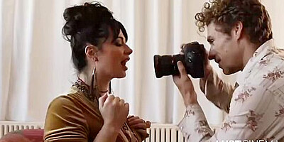 Hot Sex With My Horny Photographer - Michael Vegas And Siouxsie Q