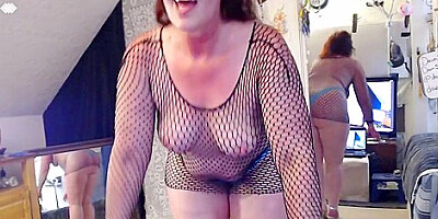 V254 Worship this goddess before you with beautiful and curvy dawnskye