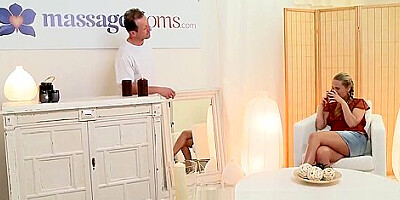 Massage Rooms Starlet Zuzana Z has her hole oiled