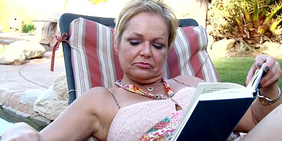 Blondie COUGAR pounds stepparent in front of mom and she toyed with her puss