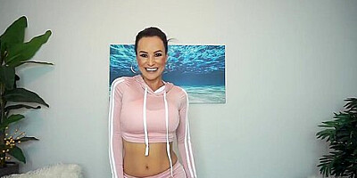 Lisa Ann In Naked Busty Milf Enjoys Her Morning Workout