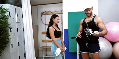 Perverted dirty personal trainer seduces latina teen for having sex