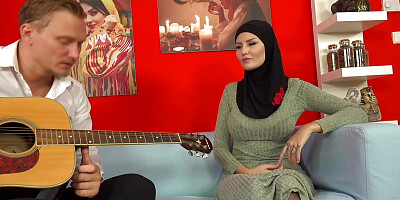 She',s better at holding a dick than a guitar