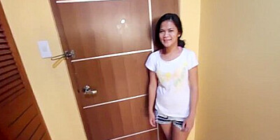Filipina Teen Blows Big White Cock