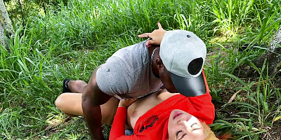 Exhibitionist couple takes a walk - she',s a horny Colombian and he',s a shameless black guy