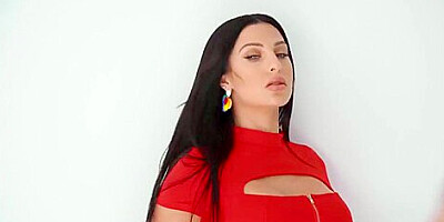 If You Love Ladies With Big Breasts And Tiny Waists Then Azuls You Type Of Girl