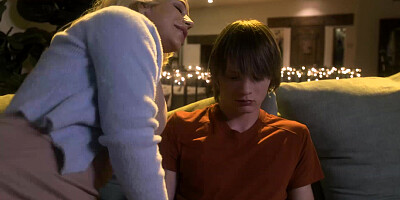 Stepmom Spencer Scott blowjob her stepson