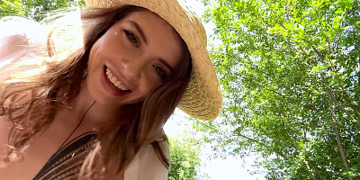 She spends the last day of her vacation by fucking and sucking