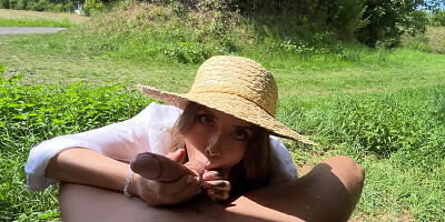 She spends the last day of her vacation by fucking and sucking