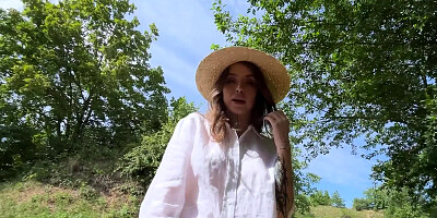 She spends the last day of her vacation by fucking and sucking