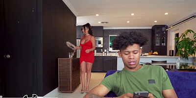 BANGBROS - Lil' D's Chesty Step-Mother Kiki Klout Likes Buttfuck And Ample Black Pecker, Fortunate For Him!