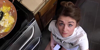 Danni Rivers and Rosalyn Sphinx go down on their naughty stepdad