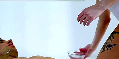 Erika Belluci - Massage