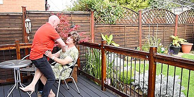 Sexy UK OAP slut gets fucked up the arse