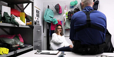 Milf Mandy Rhea fucks security officer