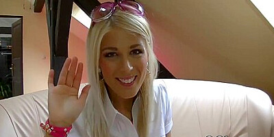 Amateur French Big Booty In Sexy Pantyhose Is Sooo Hot With Sweet Cat