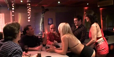 Di nascosto al Ristorante - (FULL MOVIE - ORIGINAL VERSION)