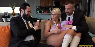 London River dominated anal beside voyeur
