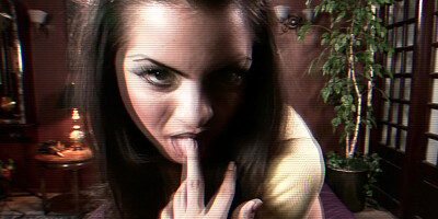 Dirty slut Yurizan Beltran teasing her clit