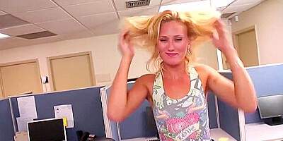 Wankz- Jc Simpson Sucks A Fat Rod In The Office