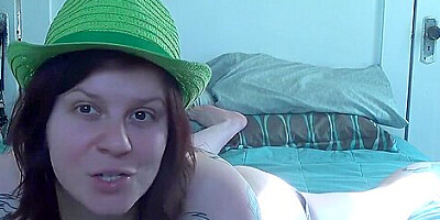 DIRTY TALKING CHUBBY TATTOOED IRISH FUCKS HER TIGHT PUSSY &amp, BUZZES HER CLIT