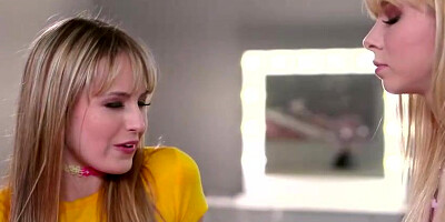 Kenzie Reeves is blondie stunner who loves social media summons, so she munches her buddies fuckbox