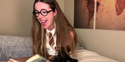 Hysterically reading Harry Potter with my Magic Hitachi and attempting not to SPUNK!!