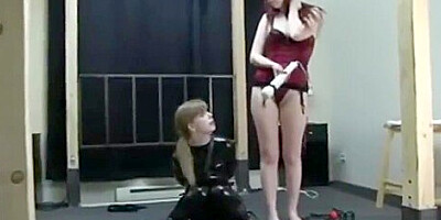 Latex bondage et feet fetish